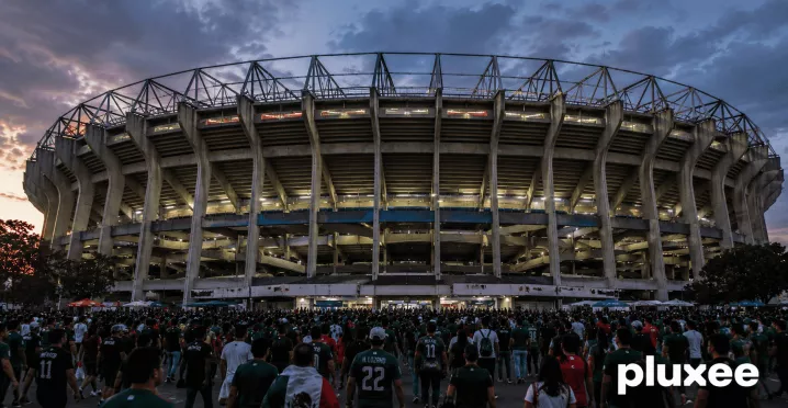 Estadio con multitud