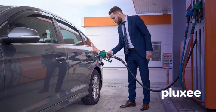 Por qué gasta mucha gasolina mi carro