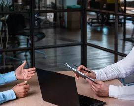 impuestos que paga una empresa
