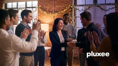 celebrar la Navidad en tu empresa con regalos y reconocimiento laboral
